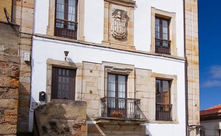 Palacio de Los Robledo